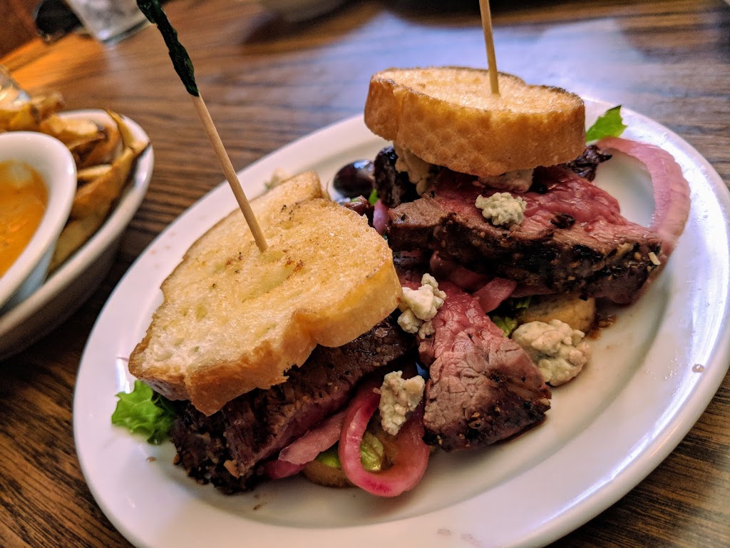 Klondike Tavern | restaurant | 71 Cowlitz St, St Helens, OR 97051, USA | 5037828002 OR +1 503-782-8002