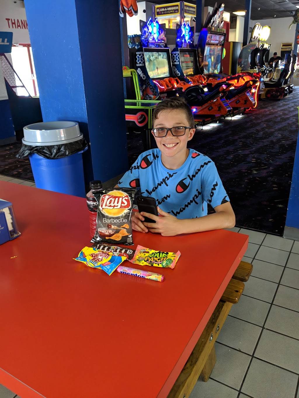 The Dugout Sports Bar & Grill | restaurant | 35 NE Pine Island Rd, Cape Coral, FL 33909, USA | 2394581388 OR +1 239-458-1388