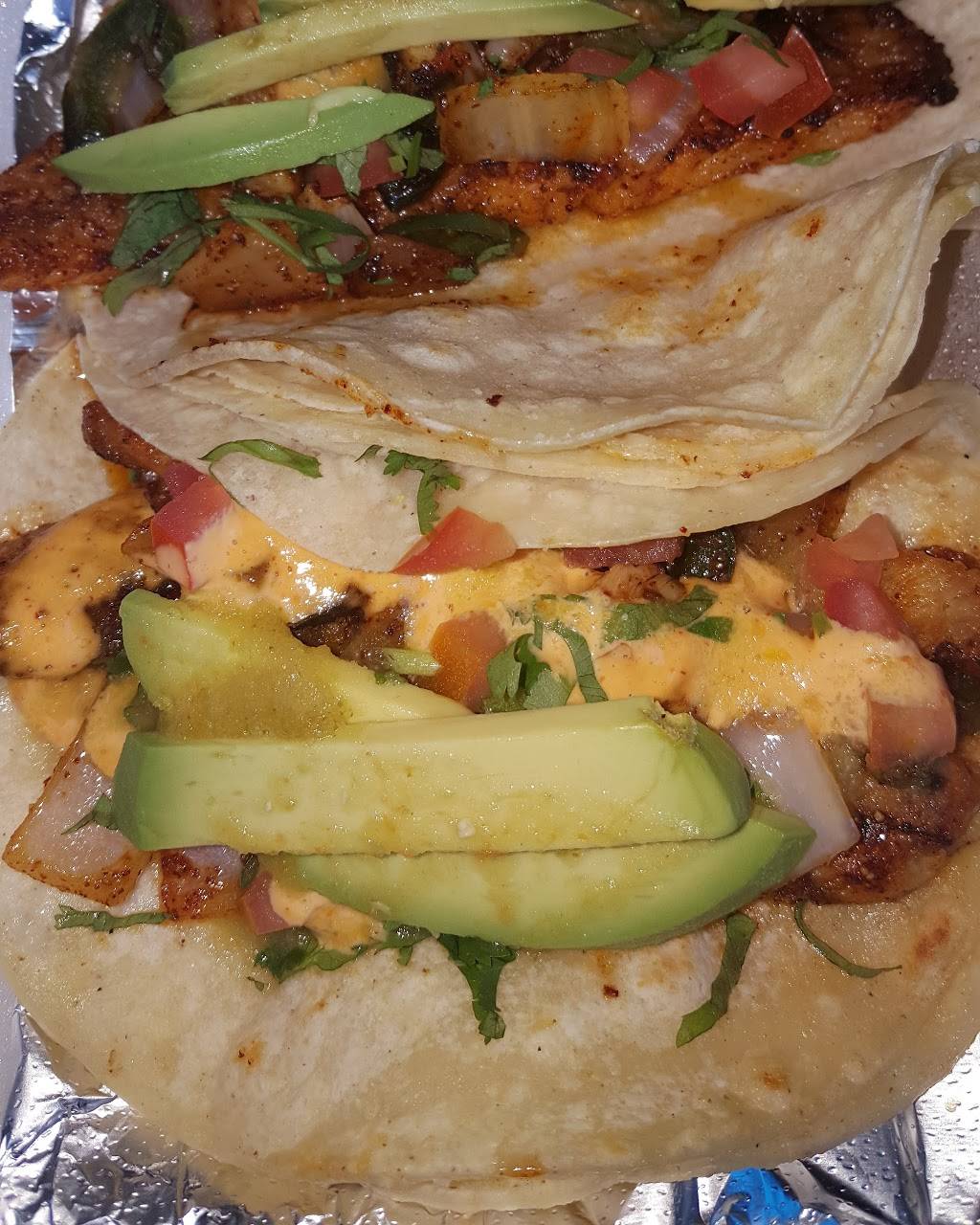 Mariscos El Pescador | restaurant | 112 E Bishop St, Santa Ana, CA 92701, USA | 7148053389 OR +1 714-805-3389