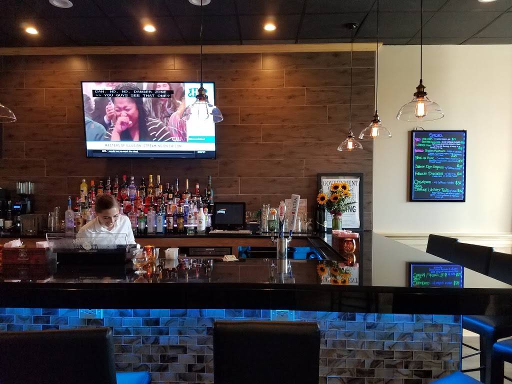 Roccos Fine Dining | restaurant | 5 New Paltz Plaza, New Paltz, NY 12561, USA | 8452557464 OR +1 845-255-7464