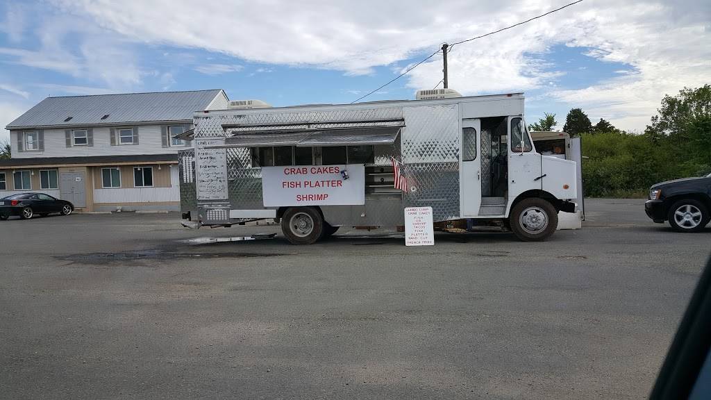 LOPOs Crab Shack | restaurant | 43083 John Mosby Hwy, Chantilly, VA 20152, USA | 7038966117 OR +1 703-896-6117