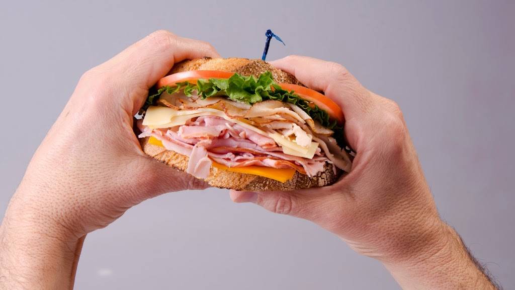 Chappys Deli | restaurant | 1611 Perry Hill Rd, Montgomery, AL 36106, USA | 3342797477 OR +1 334-279-7477