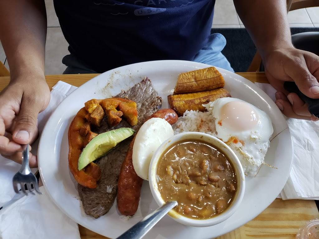 Oh! Que Bueno | restaurant | 2642 N Orange Blossom Trail, Kissimmee, FL 34744, USA | 4079359192 OR +1 407-935-9192