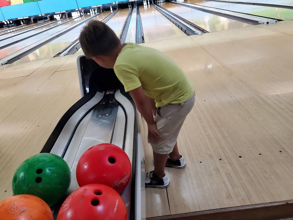 Petro Bowl | night club | 630 Petro Point Dr, Lake Charles, LA 70607, USA | 3374777554 OR +1 337-477-7554