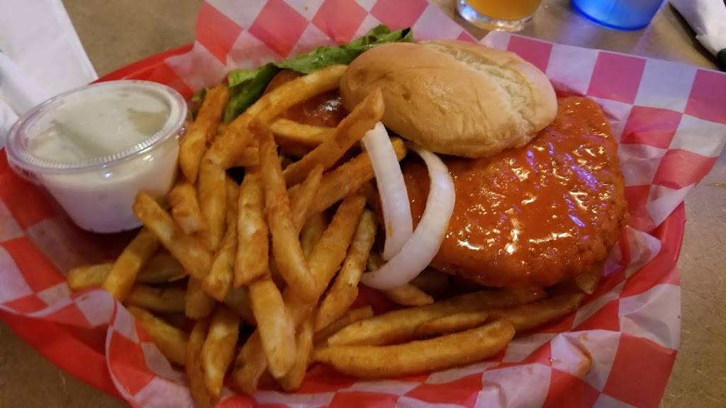 Carl & Ernies Pub | restaurant | 161 IA-1, Iowa City, IA 52246, USA | 3193374422 OR +1 319-337-4422