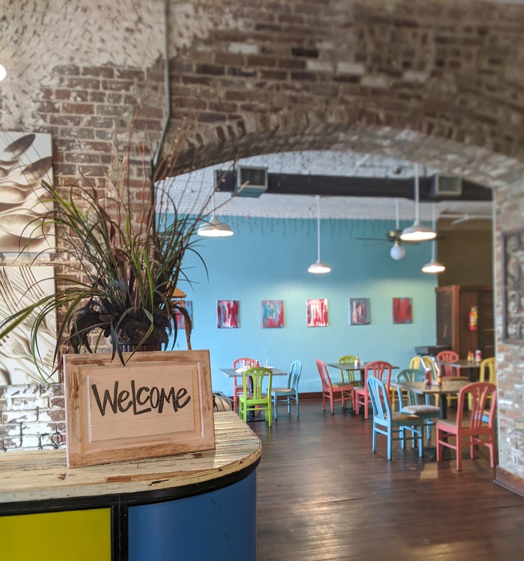 Bettinas Soulfood Kitchen | restaurant | 108 W Center St, Canton, MS 39046, USA | 6019376889 OR +1 601-937-6889