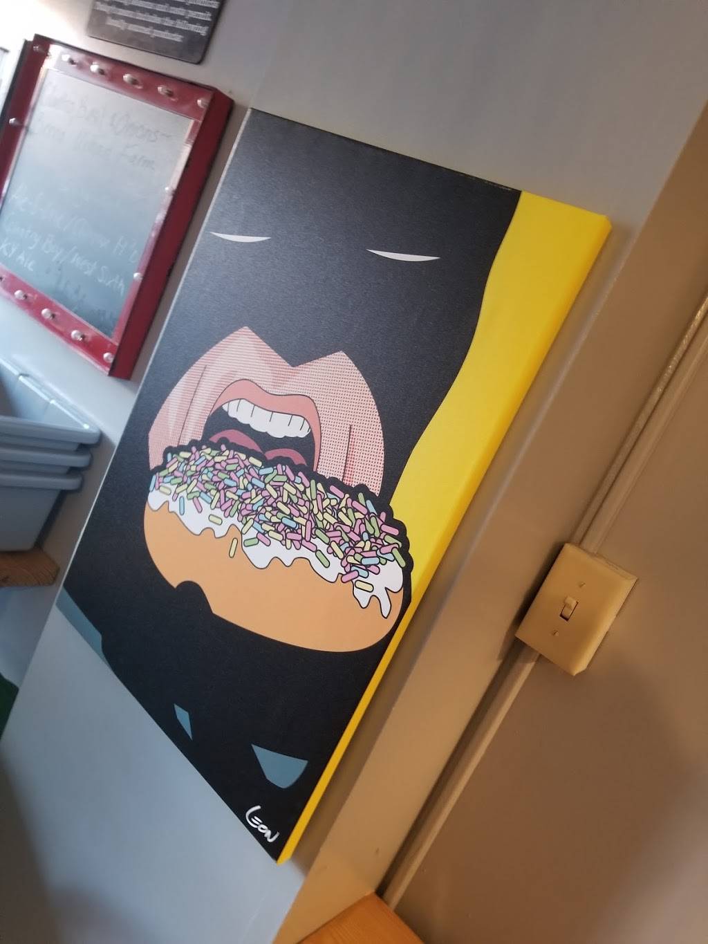 Hole & Corner Donuts | restaurant | 315 Chestnut St, Berea, KY 40403, USA | 8597566447 OR +1 859-756-6447