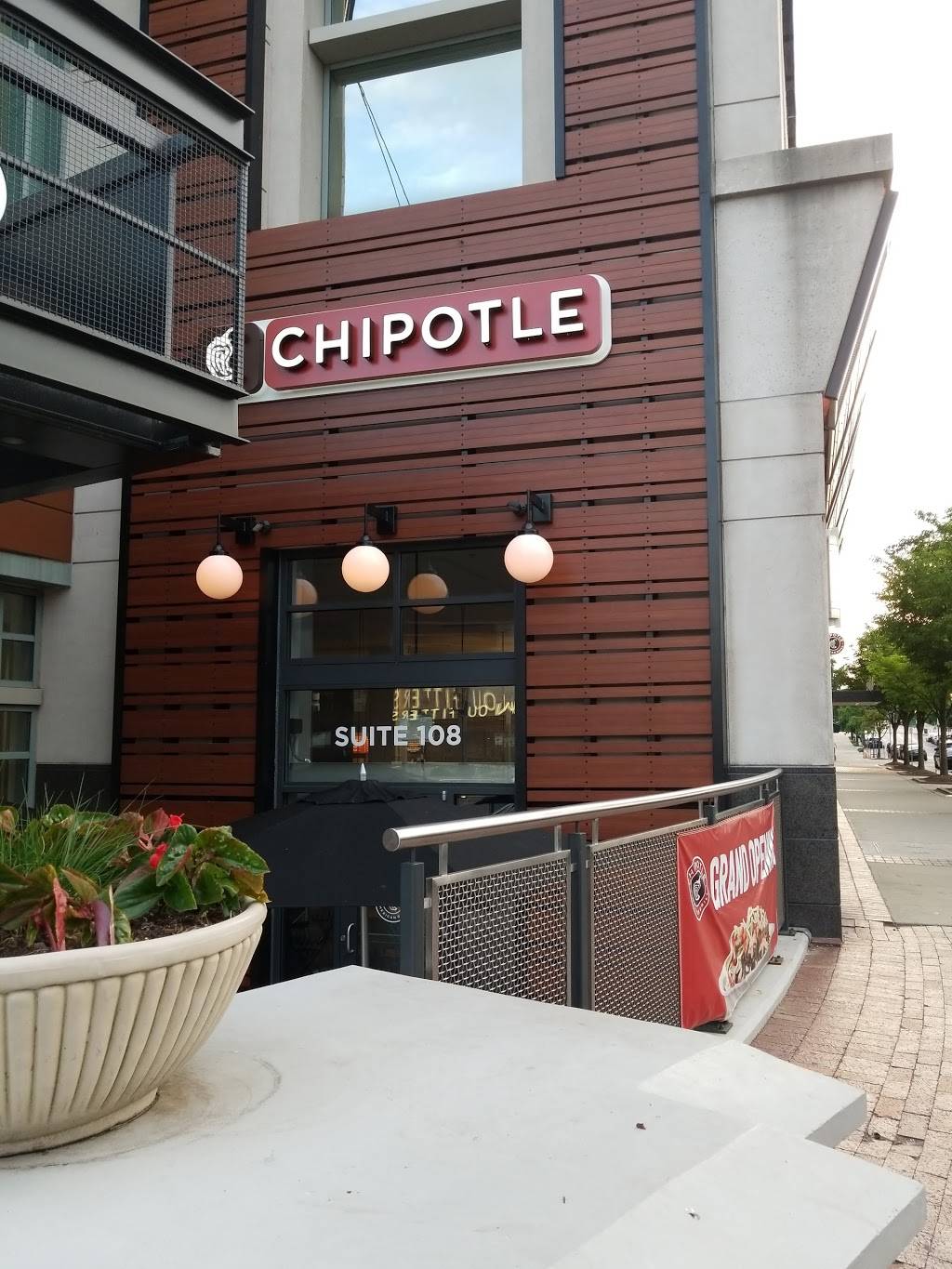 Chipotle Mexican Grill | restaurant | 401 York Rd, Towson, MD 21204, USA | 4108284046 OR +1 410-828-4046