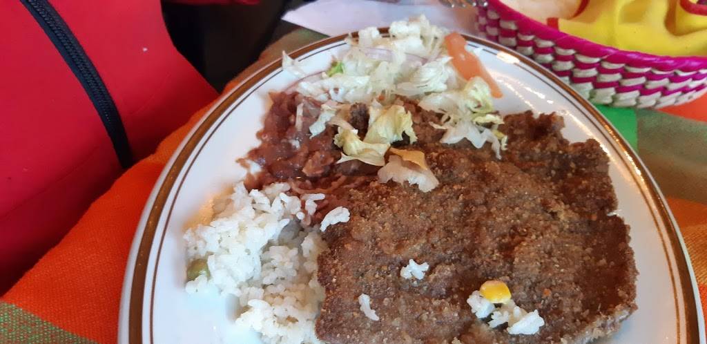 Casa Cancun | restaurant | 325 Wharncliffe Rd S, London, ON N6J 2L6, Canada | 5194383989 OR +1 519-438-3989