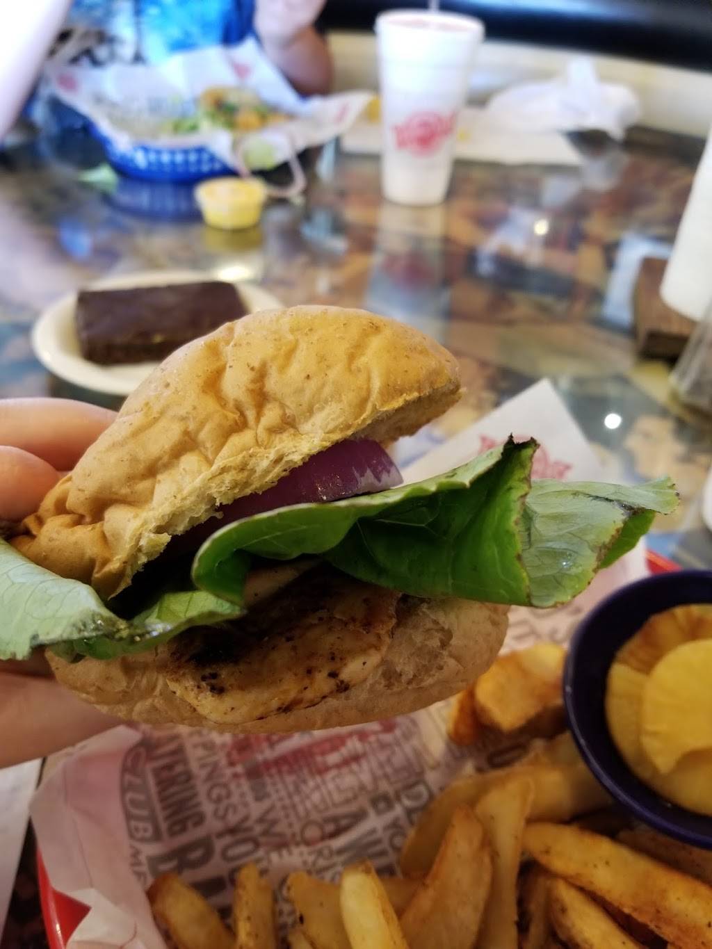 Fuddruckers | restaurant | 1732 S Loop 288 #130, Denton, TX 76205, USA | 9402431300 OR +1 940-243-1300