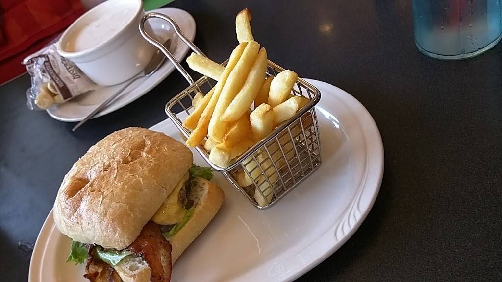 Friendlys | restaurant | 482 N Main St, Leominster, MA 01453, USA | 9785379787 OR +1 978-537-9787