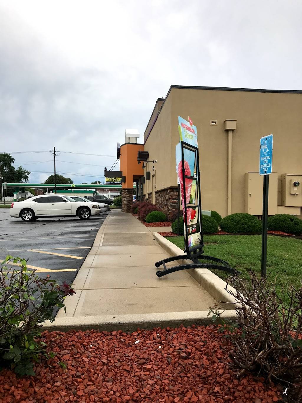 Taco Bell | meal takeaway | 6990 E 10th St, Indianapolis, IN 46219, USA | 3173520558 OR +1 317-352-0558
