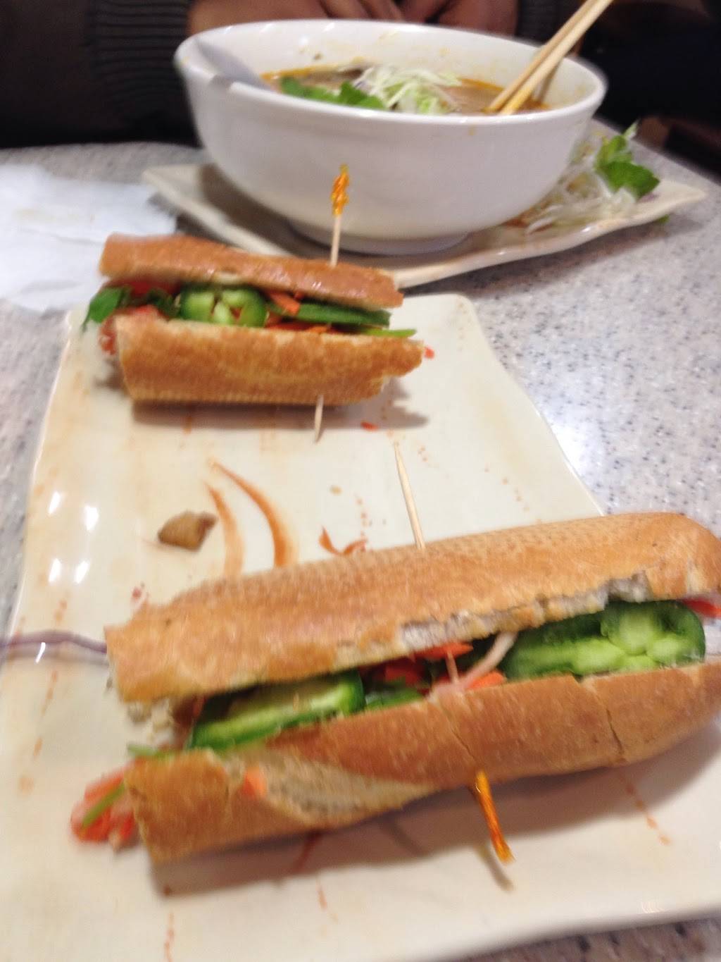 Pho Banh Mi Che Cali | restaurant | 1525 E Colorado Blvd, Pasadena, CA 91106, USA | 6263560404 OR +1 626-356-0404