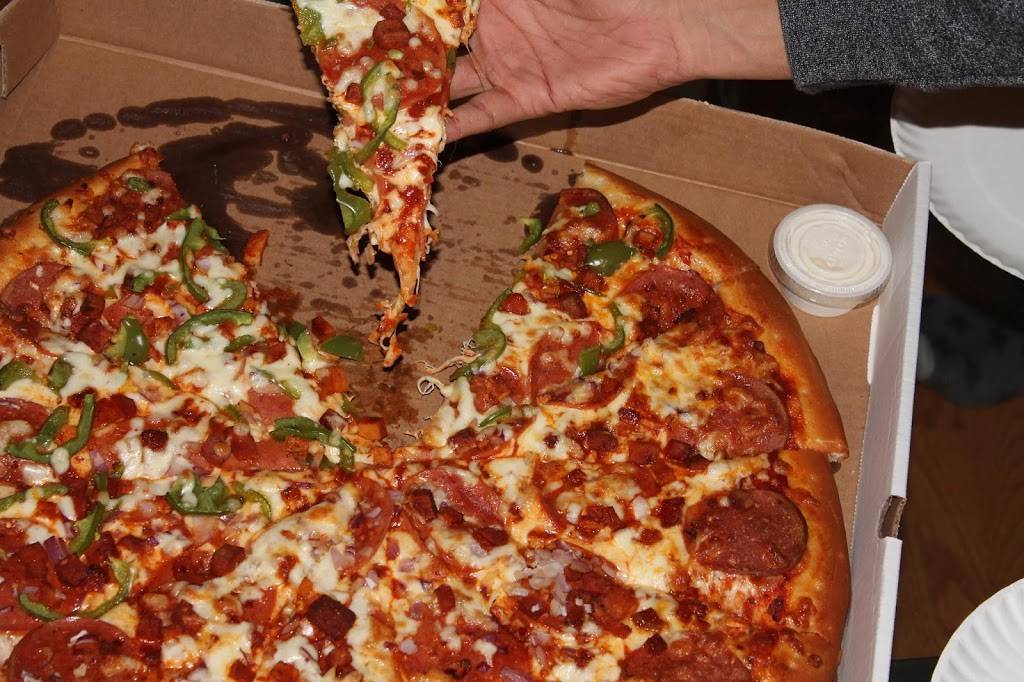 Yogis Pizza & Wings | meal takeaway | 400 Sewells Rd, Scarborough, ON M1B 5H3, Canada | 4162086115 OR +1 416-208-6115