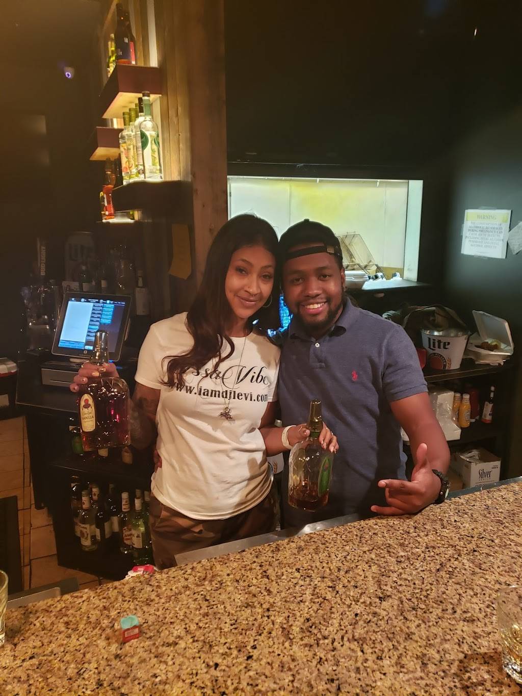 Neighborhood Bar & Grill | restaurant | 2940 Murfreesboro Pike #101, Antioch, TN 37013, USA | 6156799240 OR +1 615-679-9240