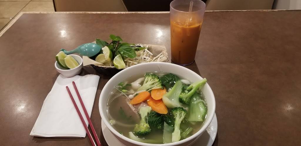 Bambou Le Pho | restaurant | 8351 CA-2, West Hollywood, CA 90069, USA | 3238488881 OR +1 323-848-8881