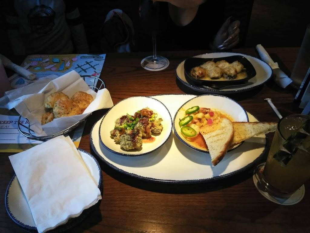 Red Lobster | restaurant | 215 E Merritt Island Causeway, Merritt Island, FL 32952, USA | 3214533520 OR +1 321-453-3520