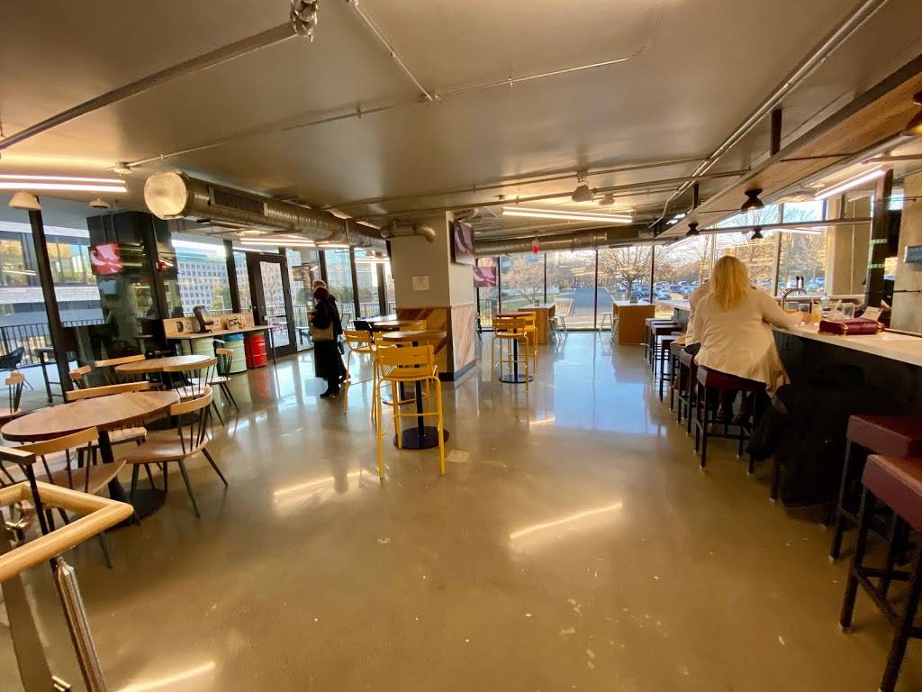 High Point Pub | restaurant | 1635 Boro Pl, McLean, VA 22102, USA | 5716343610 OR +1 571-634-3610