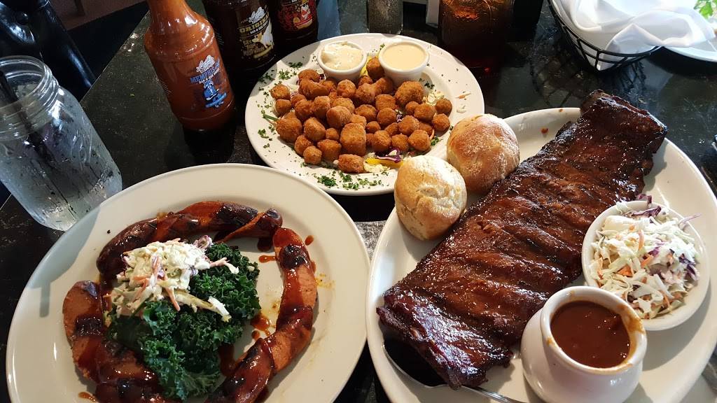 Lucilles Smokehouse Bar-B-Que | restaurant | 2550 Park Ave, Tustin, CA 92782, USA | 7142591227 OR +1 714-259-1227