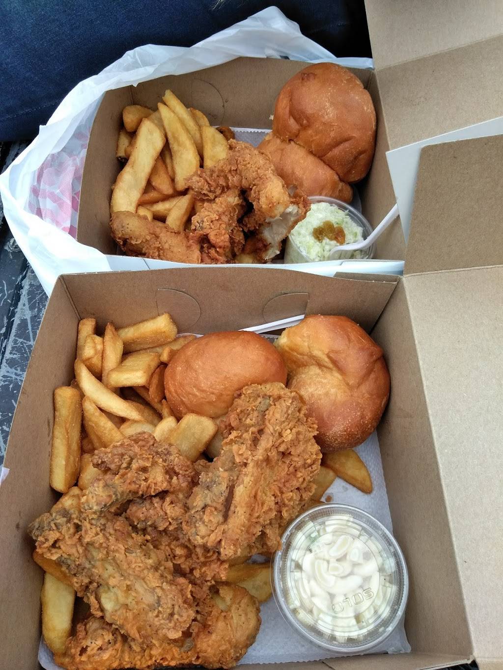 Donahoos Golden Chicken | restaurant | 1074 N Garey Ave, Pomona, CA 91767, USA | 9096223213 OR +1 909-622-3213