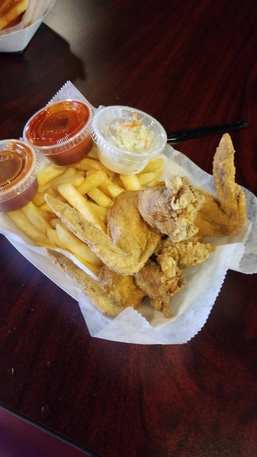 Harolds Chicken #25 | restaurant | 316 E Burlington St, Iowa City, IA 52240, USA | 3193836230 OR +1 319-383-6230