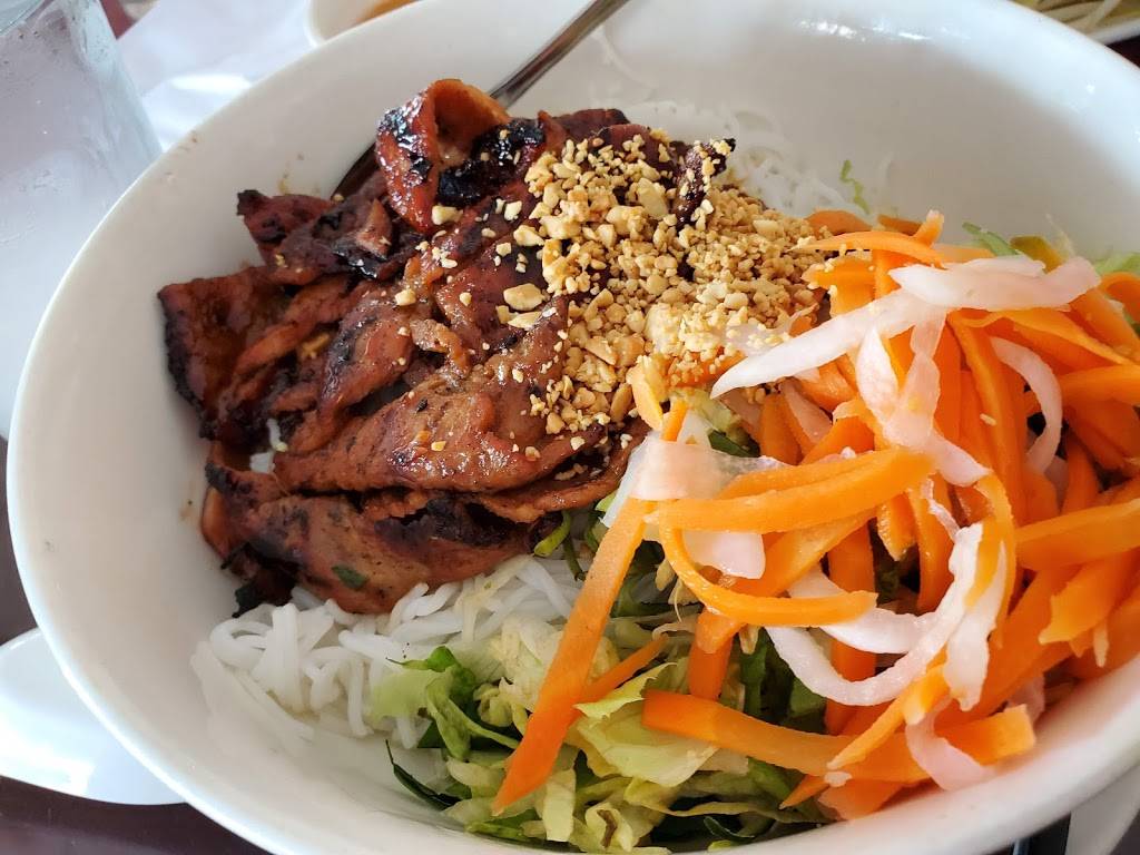 Nam Phuong Restaurant | restaurant | 4051 Buford Hwy NE, Atlanta, GA 30345, USA | 4046332400 OR +1 404-633-2400