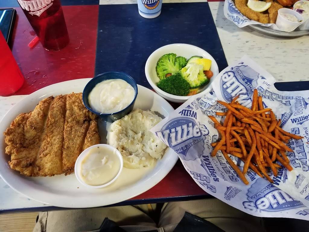 Willies Grill & Icehouse | restaurant | 17492 Northwest Fwy, Houston, TX 77040, USA | 7139370456 OR +1 713-937-0456