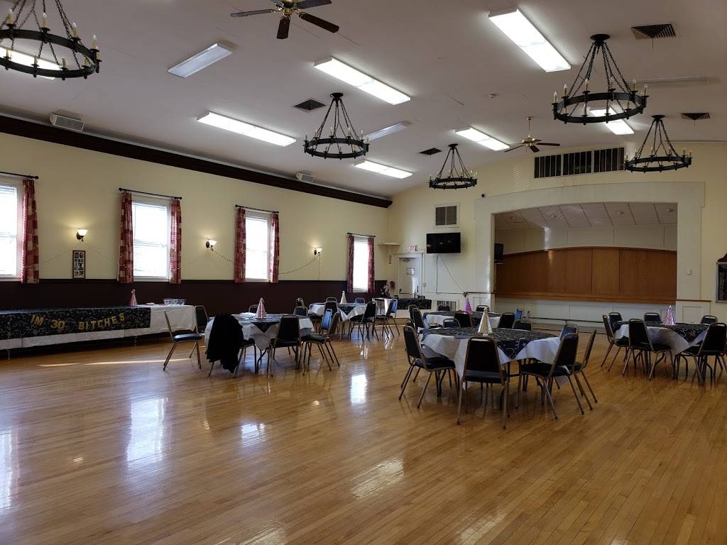 Pulaski Club | restaurant | 79 Maple St, Easthampton, MA 01027, USA | 4135279847 OR +1 413-527-9847