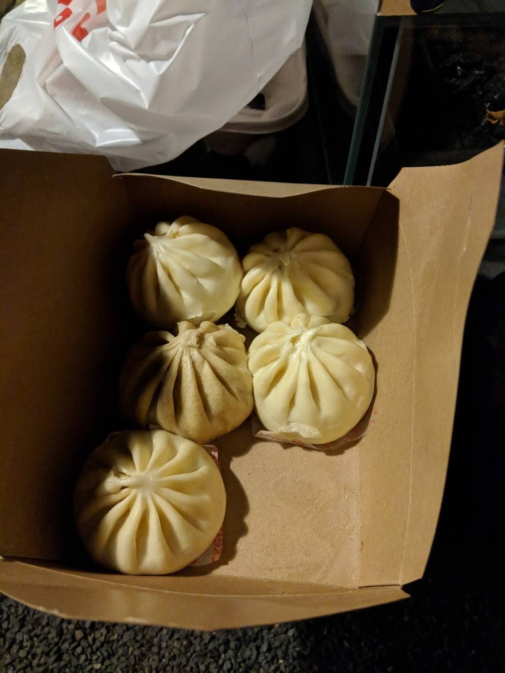 Wow Bao – Gold Coast | restaurant | 1 W Division St, Chicago, IL 60610, USA | 3126431185 OR +1 312-643-1185