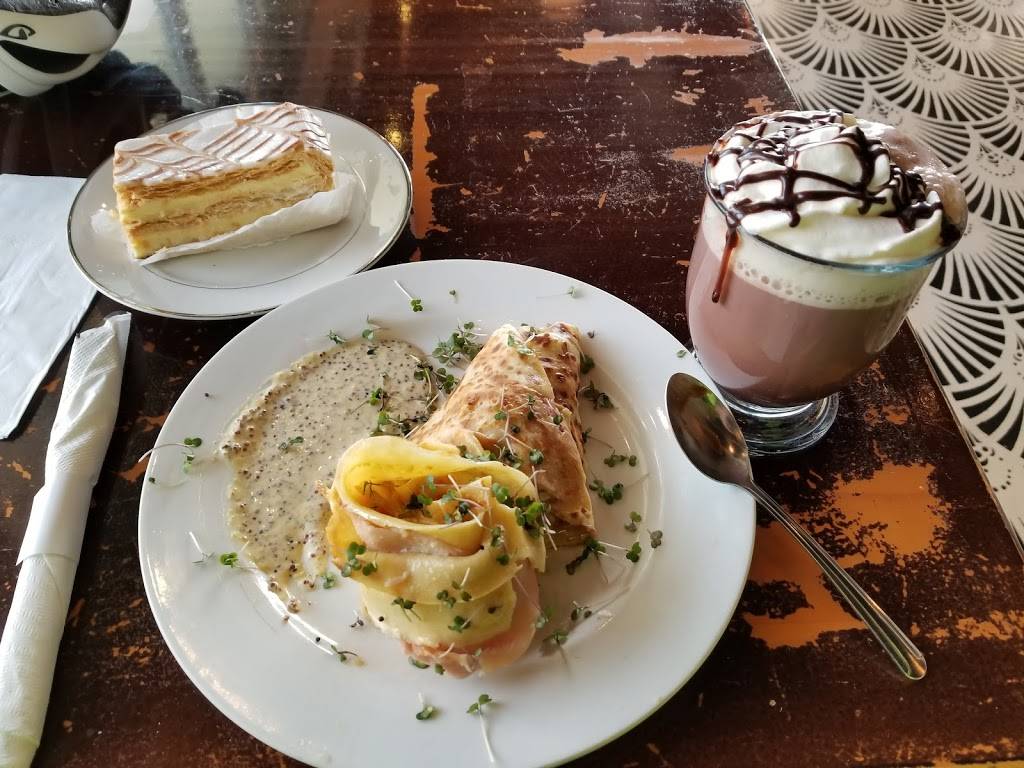 Petite LouLou Creperie + Bar à Vins | cafe | 713 E Main St, Purcellville, VA 20132, USA | 5404413135 OR +1 540-441-3135