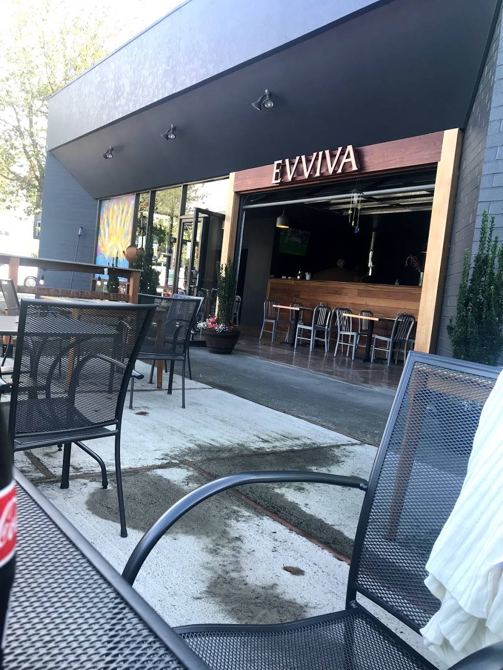 Evviva Woodfired Pizza | restaurant | 2231 Queen Anne Ave N, Seattle, WA 98109, USA | 2069729299 OR +1 206-972-9299