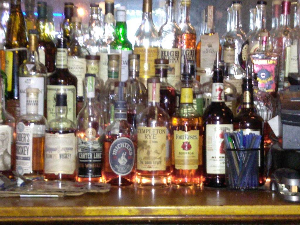 The Hotel Utah Saloon | restaurant | 500 4th St, San Francisco, CA 94107, USA | 4155466300 OR +1 415-546-6300