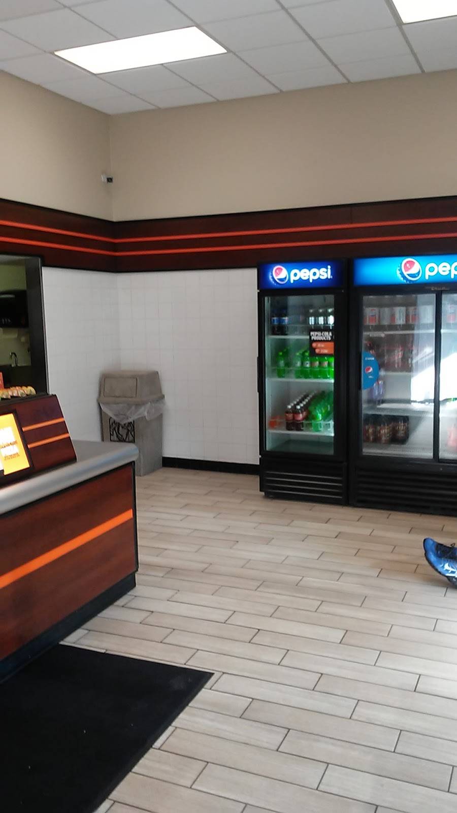 Little Caesars | meal takeaway | 2548 S Seneca St, Wichita, KS 67217, USA | 3162673600 OR +1 316-267-3600