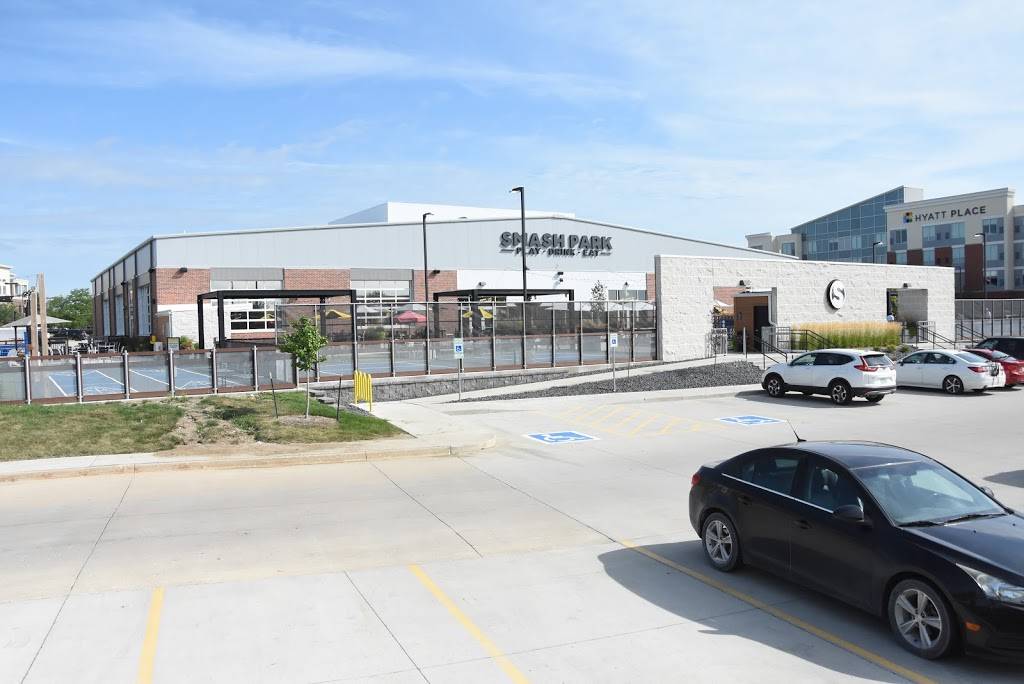SMASH PARK | restaurant | 6625 Coachlight Dr, West Des Moines, IA 50266, USA | 5153130700 OR +1 515-313-0700