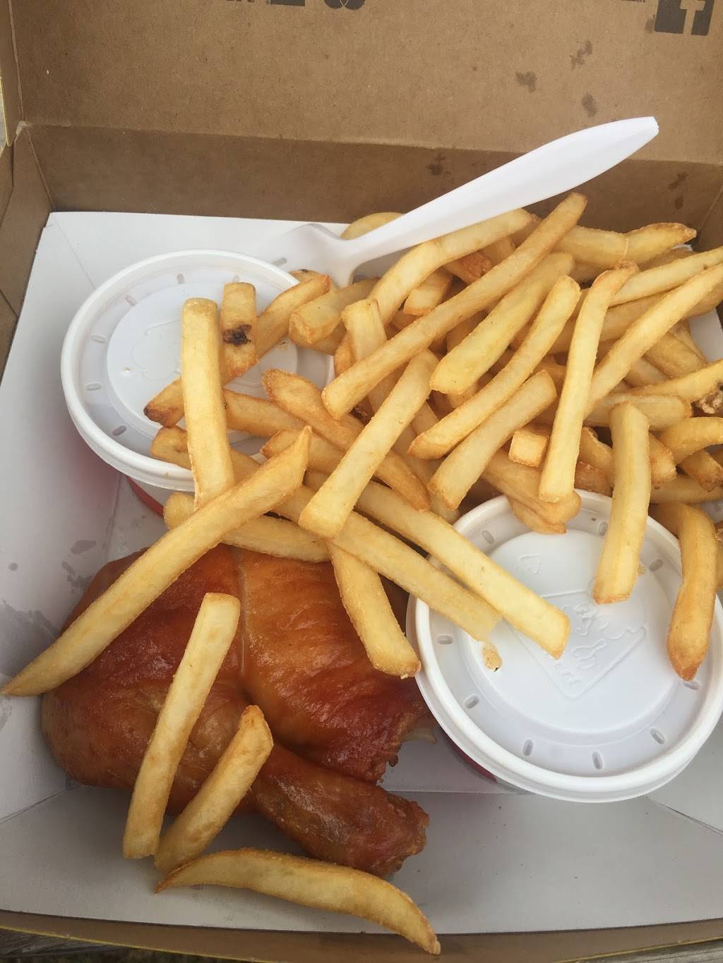 Rôtisserie St-Hubert | restaurant | 1111 Boulevard des Laurentides, Laval, QC H7N 5B5, Canada | 5143855555 OR +1 514-385-5555