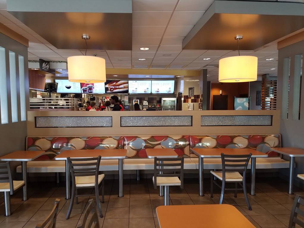 McDonalds | cafe | 2880 NE 8th St, Homestead, FL 33033, USA | 3052429774 OR +1 305-242-9774