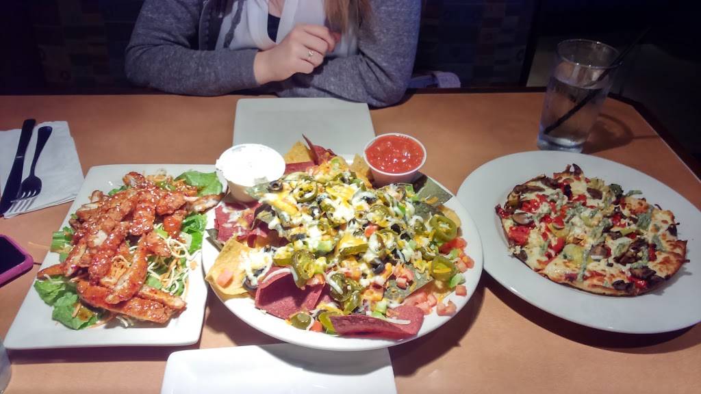 Boston Pizza | restaurant | 1150 Rue Yves-Blais, Lachenaie, QC J6V 1P4, Canada | 4505859989 OR +1 450-585-9989