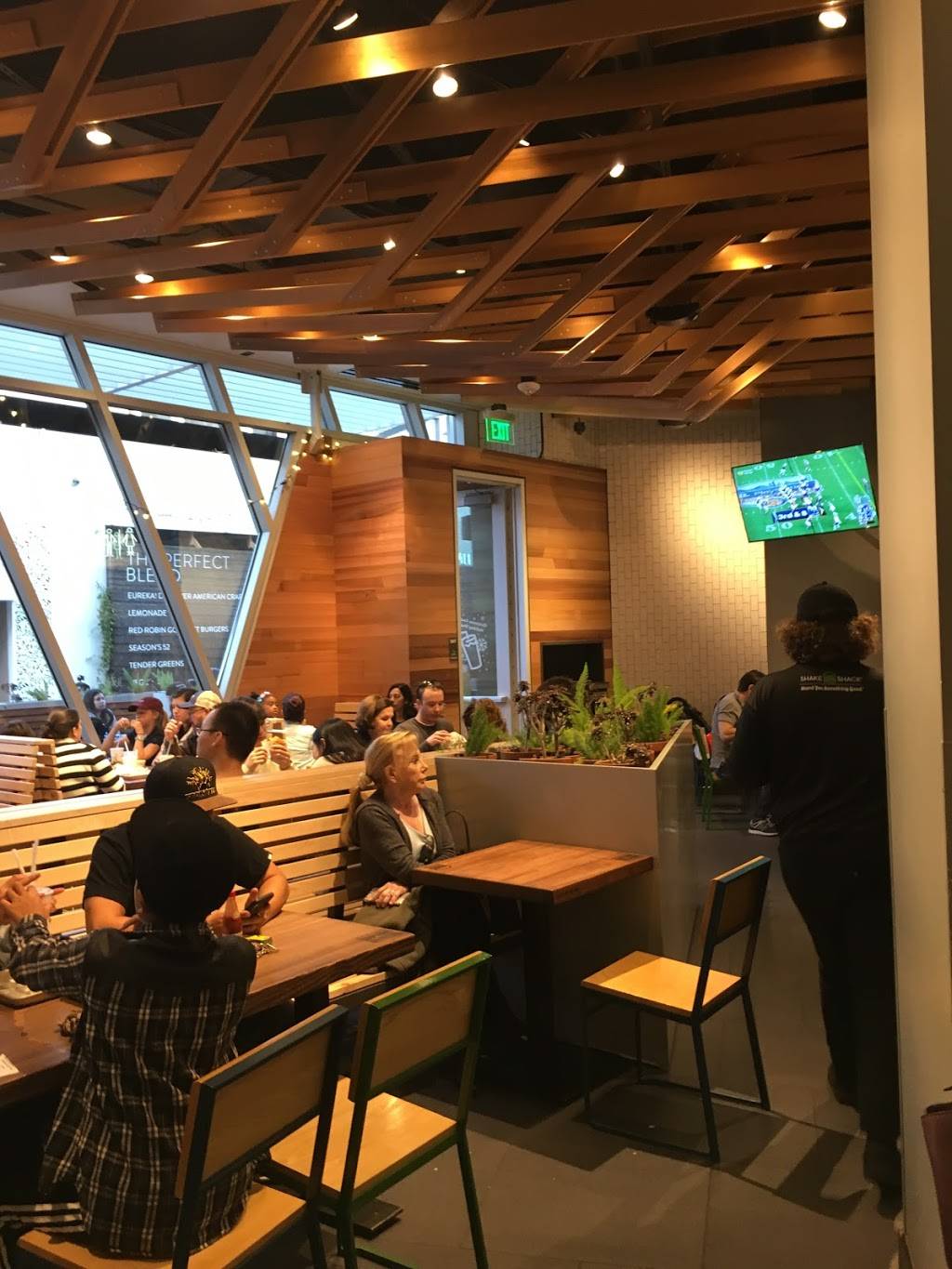 Shake Shack | restaurant | 4309 La Jolla Village Dr Suite 2350, San Diego, CA 92122, USA | 6193911570 OR +1 619-391-1570