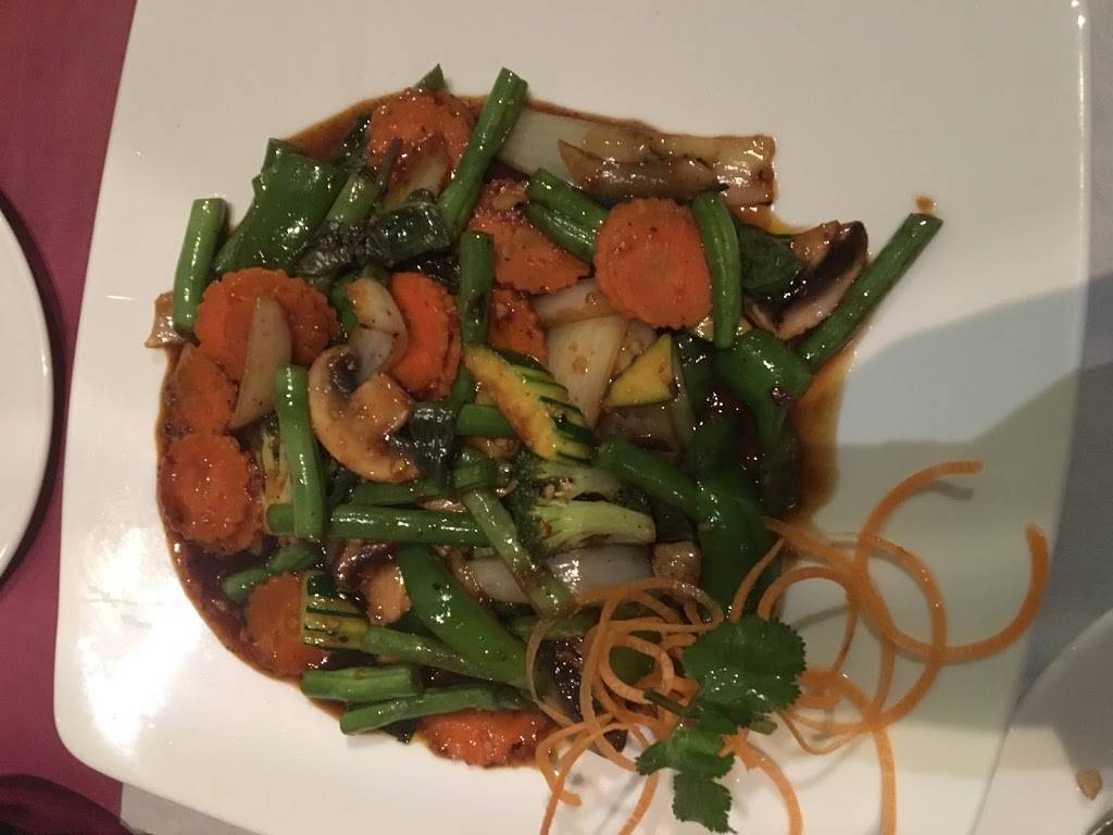 V.Thai | restaurant | 113 Danbury Rd, Ridgefield, CT 06877, USA | 2038941424 OR +1 203-894-1424