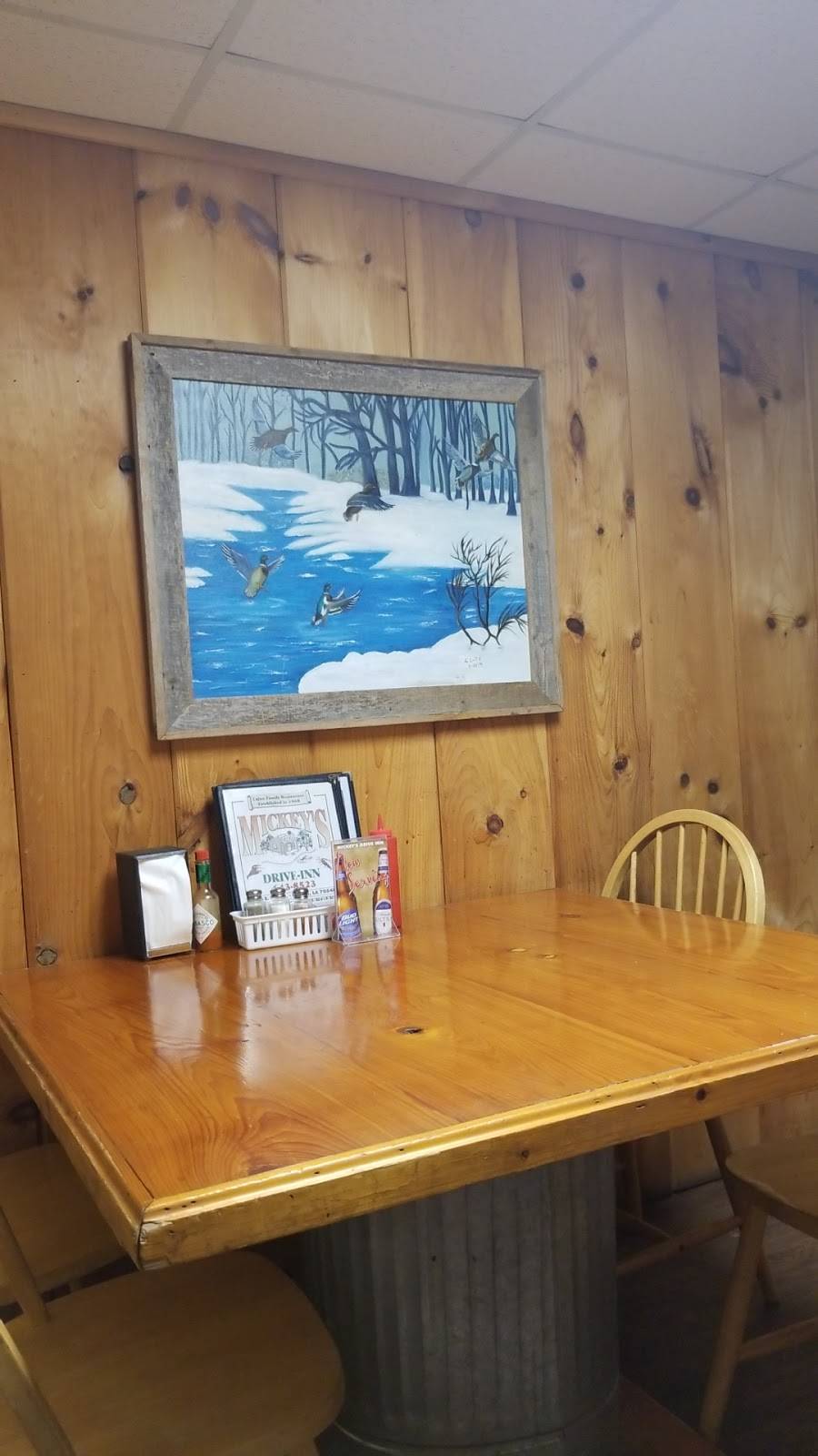 Mickeys Drive Inn | restaurant | 706 E 1st St, Kaplan, LA 70548, USA | 3376438523 OR +1 337-643-8523