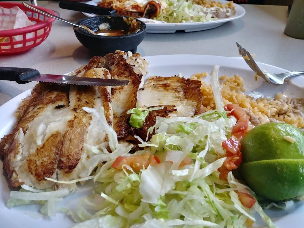 Los Burritos Mexicanos | restaurant | 118 North Ave, Villa Park, IL 60181, USA | 6308322874 OR +1 630-832-2874