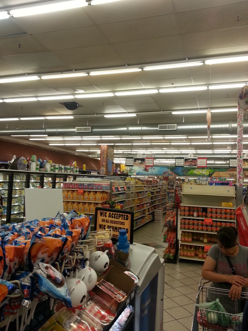 Food Market La Chiquita | bakery | 133 W Roosevelt Rd, West Chicago, IL 60185, USA | 6302310098 OR +1 630-231-0098