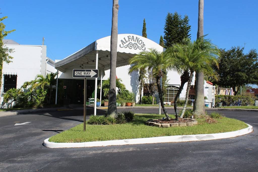 Alfanos Restaurant | restaurant | 1702 Clearwater Largo Rd N, Clearwater, FL 33756, USA | 7275842125 OR +1 727-584-2125