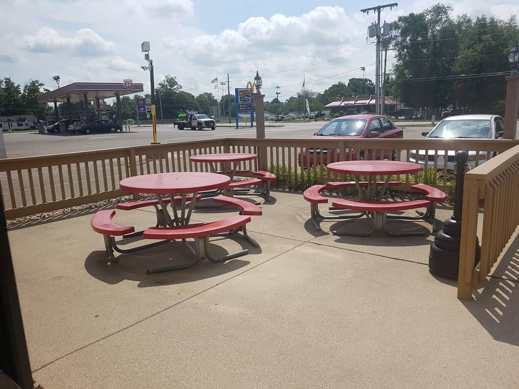 Pizza Hut | restaurant | 624 St Joseph Ave, Berrien Springs, MI 49103, USA | 2694712000 OR +1 269-471-2000