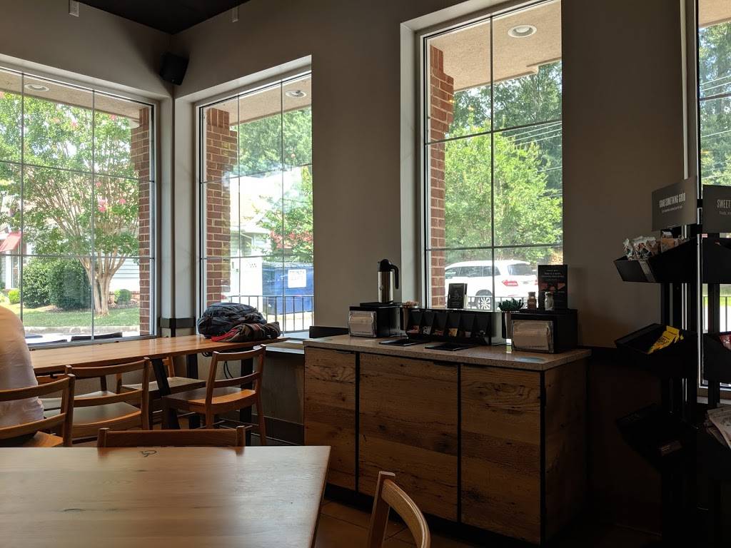Starbucks | cafe | 4925 Boonsboro Rd, Lynchburg, VA 24503, USA | 4343846724 OR +1 434-384-6724