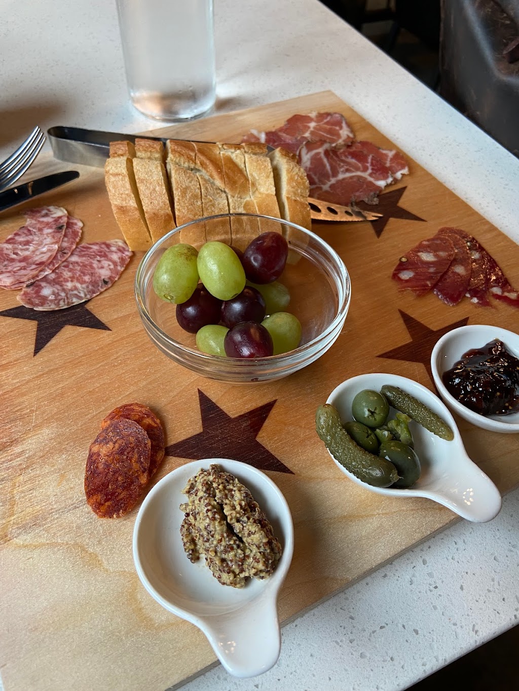 Indie Wine and Beer Bar | restaurant | 175 Green St, San Francisco, CA 94111, USA | 4152724046 OR +1 415-272-4046