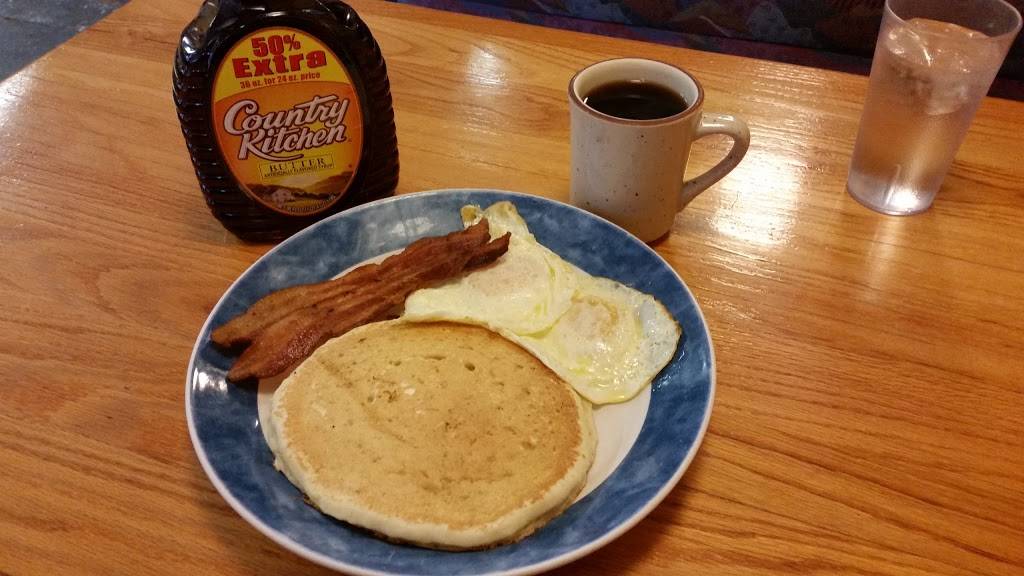 Country Kitchen | restaurant | 105 W Market St, Somonauk, IL 60552, USA | 8154983585 OR +1 815-498-3585