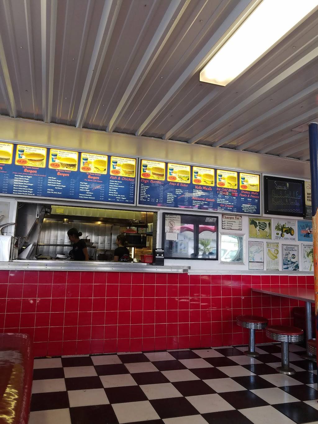 Root Beer King | restaurant | 11000 Main St, Lamont, CA 93241, USA | 6618451977 OR +1 661-845-1977