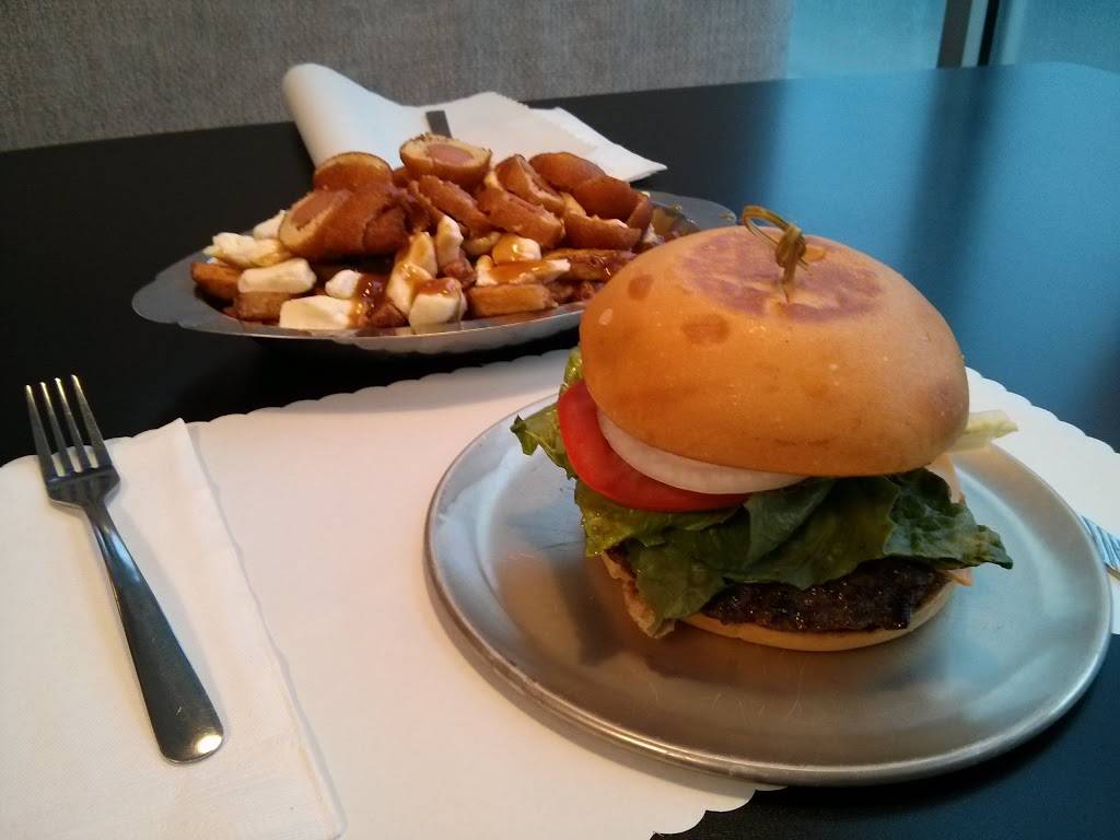 Super Burger | restaurant | 1910 Chemin dOka, Deux-Montagnes, QC J7R, Canada | 5796331910 OR +1 579-633-1910
