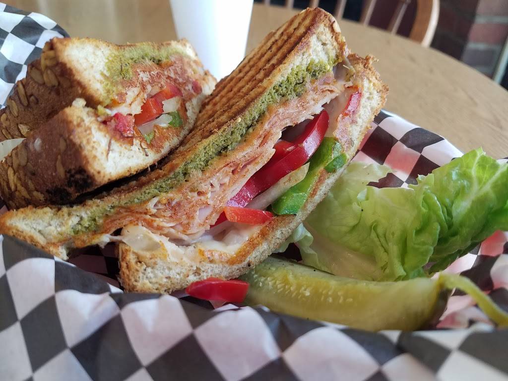 Franklin Square Deli | restaurant | 108 S Water St, Kent, OH 44240, USA | 3306732942 OR +1 330-673-2942